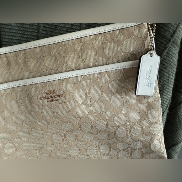Coach Beige Signature Crossbody with White Trim and Gold Hardware - Picture 2 of 13
